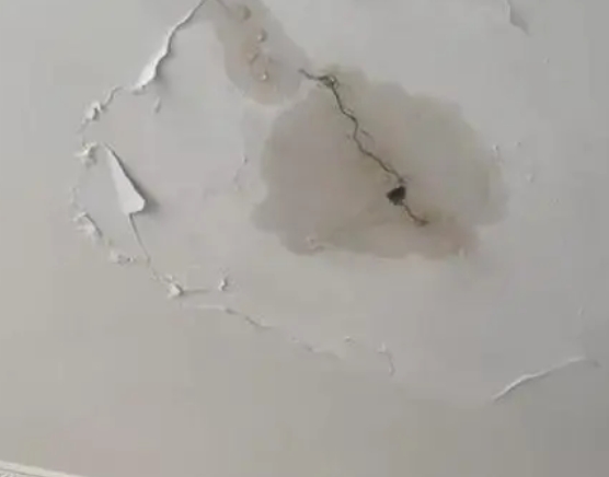 久治阳台漏水维修公司分享下屋面防水工程质量问题原因分析